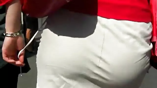 Gut gebauter reife nackte geile frauen Athlet gibt Kopf