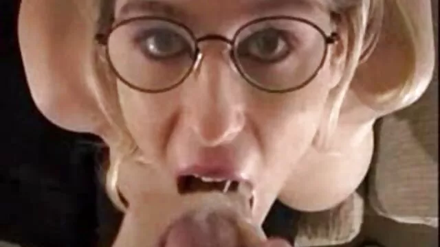 X-Sensual-Lola alte wichsende weiber Jones-Überraschung Dreier mit anal