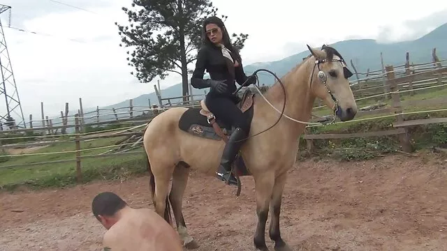 American milf Joclyn arbeitet Ihre rasierte Muschi mit Ihren Fingern geile alte deutsche weiber