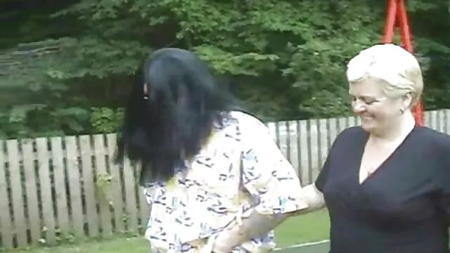 Hairy mom pussy cums auf einem free porn alte weiber dildo