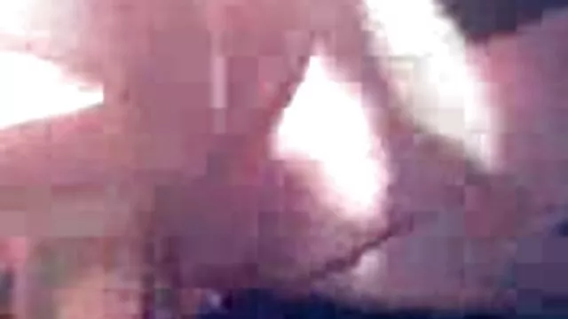 Wunderschöne Brünette babe machen aus alte weiber im swingerclub
